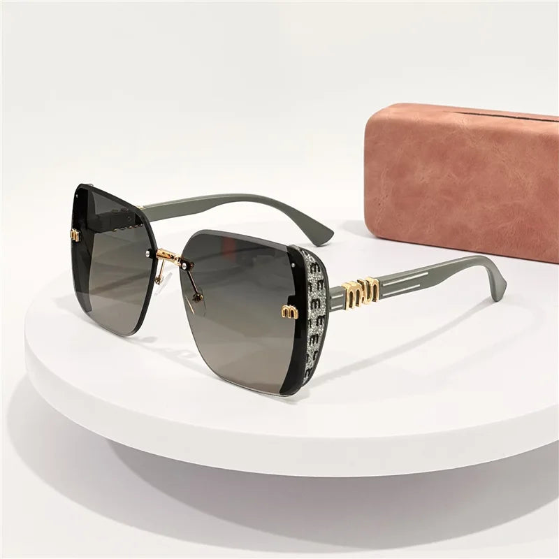 Classic Fashion Sunglasses Women Luxury Glamour Men Brand Glasses Square Stylish Unisex UV400 Shades