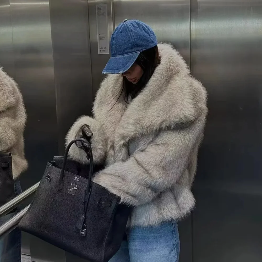 ☁️ The Soft Luxe Faux Fur Jacket